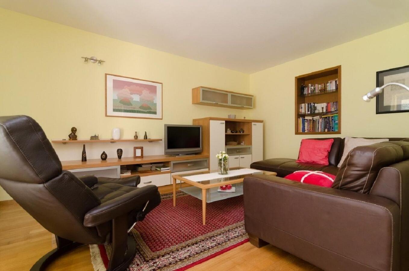 Holiday Home Old Town - Great Location 宁 外观 照片
